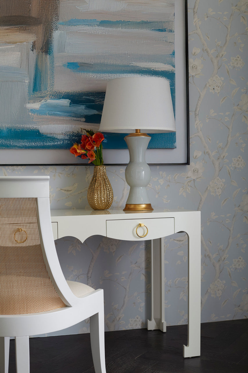 Villa & House Tao Lamp with Shade 16-inch White Linen, with Gold, White Smoke