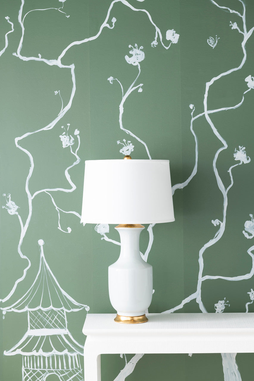 Villa & House Thalia Lamp with Shade 17-inch White Linen, with Gold, White Smoke