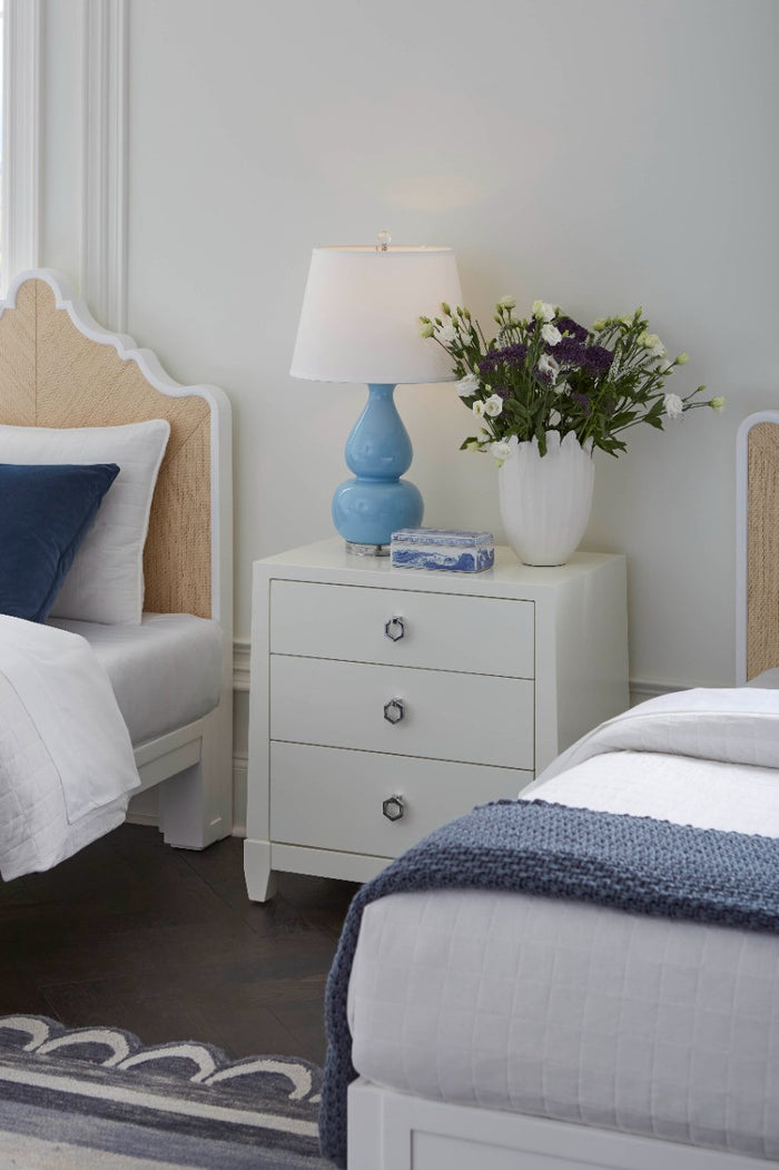 Villa & House Tulip Vase, Blanc de Chine